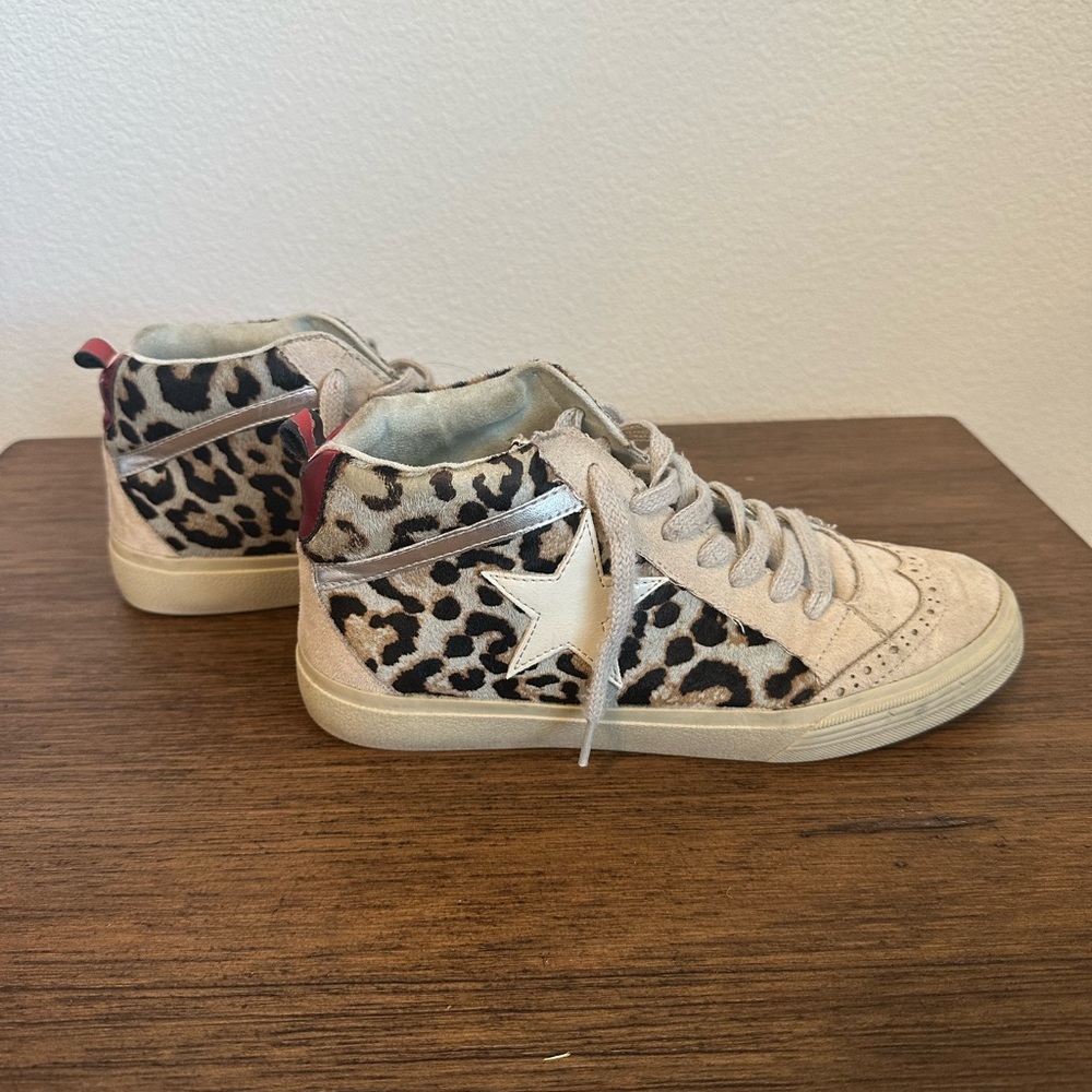 ShuShop Size 7.5  Paulina Leopard Mid Rise Sneaker with Red Metallic Accent
